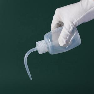 Bouteille d'eau en plastique PE-BD naturel blanc 150ml Bouteilles de lavage des cils Bouteille de rinçage des cils ronde vide avec logo personnalisé - Product Image 2