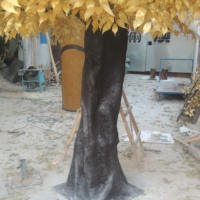 Décoration de chambre esthétique Plante de ficus artificiel Arbre de banian doré Tronc en fibre de verre avec cadre de feuilles en plastique pour la décoration de jardin