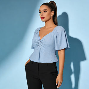 Blusa Peplum Azul Claro Personalizable con Ojales, Cuello en V, Frente Cruzado, Manga Corta Regular, Dulce, Transpirable, Moderna y Elegante para Mujer - Product Image 2