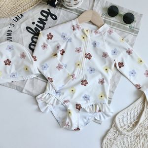Traje de baño infantil de verano para bebé, conjunto de gorro de natación, <span class=keywords><strong>disfraz</strong></span> de manga larga para niñas, mameluco con estampado de flores, ropa de bebé - Product Image 5