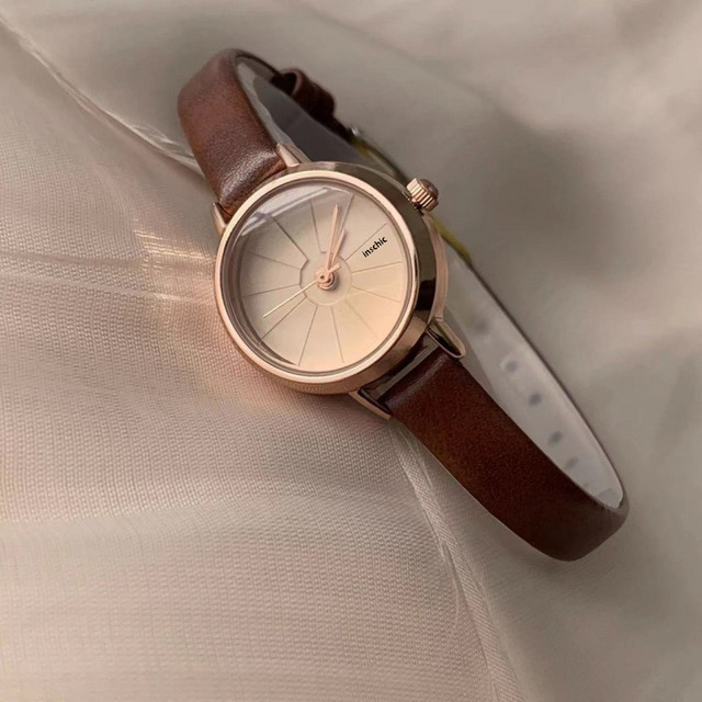 Luxury Women's Quartz Analog Watch with Retro Art PU Strap Glass Dial Simple Alloy Case-Valentine's Day Gift