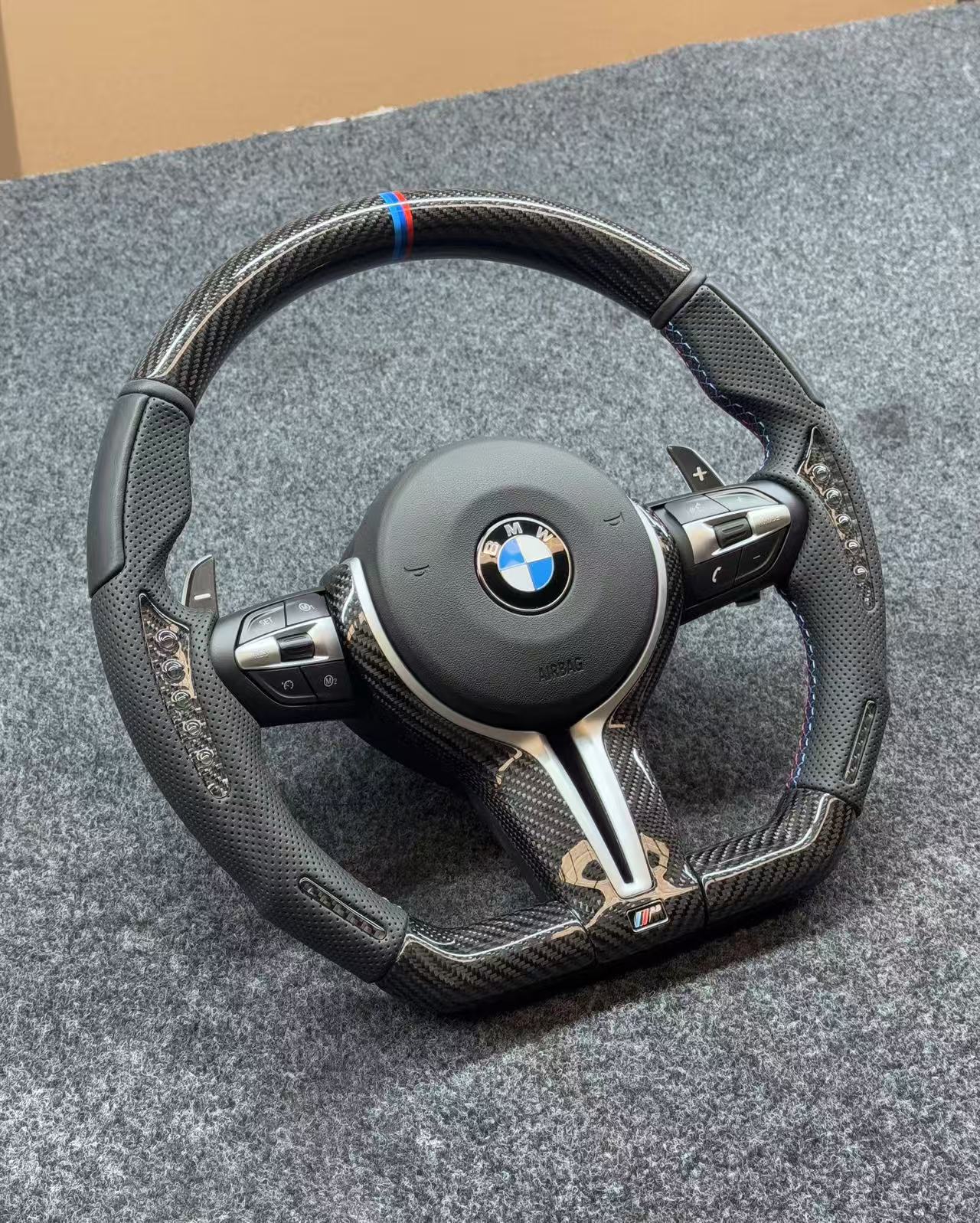 volant en fibre de carbone