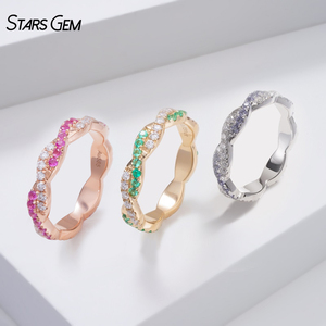 Anillo de Boda Unisex de Oro Sólido de 14K con Zafiro de Corte Brillante y Engaste de Garras, Clásico para Aniversario, de StarsGem - Product Image 1