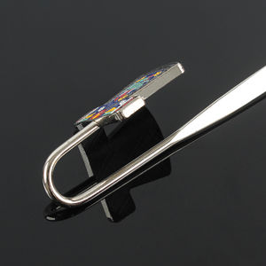 Segnalibri in Ottone Personalizzati con Logo Aziendale Inciso, Design Goffrato, Nappa in Pelle, Ideali per l'Apprezzamento dei Clienti - Product Image 3