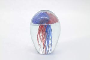 Pisapapeles de Cristal de Murano Hecho a Mano con Diseño de Medusa, Adorno Moderno en Rojo y Azul - Product Image 4