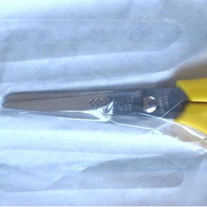 Tijeras con mango de plástico, desechables y esterilizadas, con puntas puntiagudas y redondeadas, fabricadas en una sala limpia de nivel 100.000 (UE) - Product Image 2