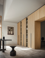 Vermonhouzz Ensemble d'armoires de cuisine minimalistes pleine hauteur, finition bois clair, sans poignées, avec étagères et rangement ouvert, et armoire sous-évier