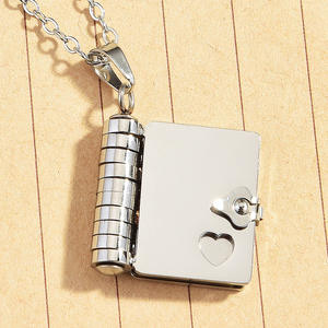 Collana con Ciondolo Personalizzabile in Acciaio Inossidabile Placcato Oro 18K, Apribile, Stile Trendy, Girocollo per Coppia, Idea Regalo - Product Image 4