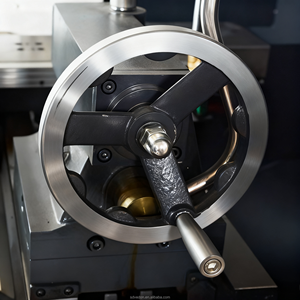 最大ワークピースの長さ1000mm、スピンドル速度24〜1600 RPMのCD6260C水平ヘビーデューティメタル旋盤 - Product Image 5