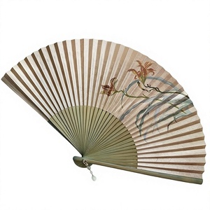 Éventail pliant en bois fait main avec motif floral peint moderne, forme naturelle, objet d'art de collection, éventail décoratif de mariage - Product Image 1