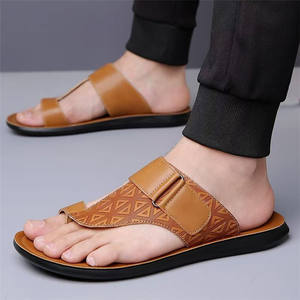 Nouveaux modèles 2026 de tongs pour hommes, design sportif et tendance, léger, en cuir, pantoufles pour <span class=keywords><strong>homme</strong></span>, prix bas, vente en gros, grande taille <span class=keywords><strong>48</strong></span> - Product Image 5