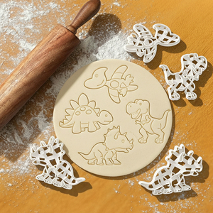 Lot de 4 emporte-pièces dinosaures – Moules à biscuits en plastique motif dinosaure de dessin animé pour la pâtisserie des enfants – Outils de pâtisserie DIY pour fondant - Product Image 1