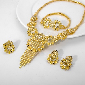 ชุดเครื่องประดับเจ้าสาวเพชรซิรคอนแฟชั่นสำหรับผู้หญิง ชุบทอง 14K สำหรับงานแต่งงานและงานหมั้น - Product Image 4