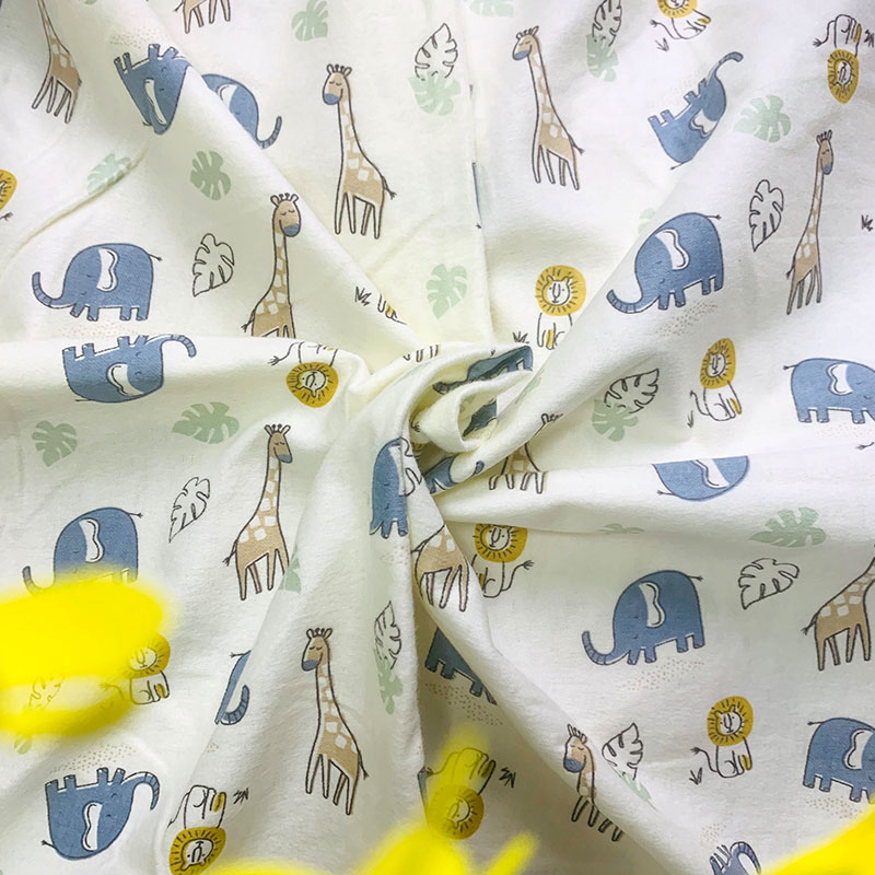 Оптовая продажа, приятное для кожи детское одеяло, хлопковая бамбуковая фланелевая ткань с мультяшным принтом