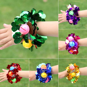 สร้อยข้อมือสำเร็จการศึกษาสำหรับเด็กพร้อมสายรัดข้อมือพลาสติกรูปหัวใจสำหรับกิจกรรมเต้นรำในโรงเรียนอนุบาลฤดูใบไม้ผลิ 2023 - Product Image 2