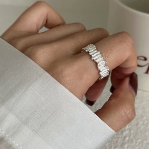 Anillo Geométrico de Plata de Ley con Engaste de Canal para Uso Diario, Joyería para Mujer - Product Image 1
