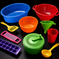 Ensemble d'ustensiles de cuisine en plastique moulé par injection personnalisé P&M, OEM, en PP : Bassine, passoire, bol, essoreuse à salade, râpe, louche
