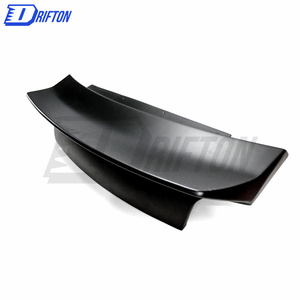 Coffre en fibre de carbone style LB pour Audi R8 Couvercle de coffre arrière - Product Image 5