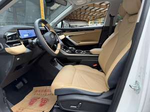 Auto Usado a Bajo Precio con Volante a la Izquierda en China, Geely Boyue L 2023 1.5TD DCT Edición Premium, Vehículo SUV en Venta - Product Image 5