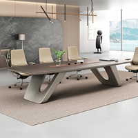 Table de collaboration stratégique commerciale avec station de charge et gaine de câbles, de qualité professionnelle, pour salle de conférence et centre d'affaires