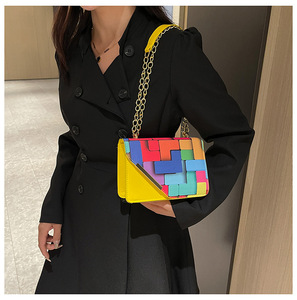 Chaîne petit sac pour femmes nouvelle mode couleur contrastée bandoulière petit sac carré. Z0246 - Product Image 1