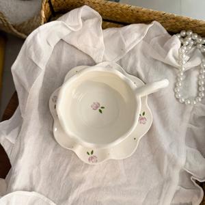 Ensemble de tasse à café et soucoupe en céramique faite à la main de style coréen avec un design frais et mignon de fleurs et de papillons, assiette à dessert - Product Image 4