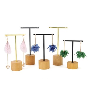 Expositor de pendientes de metal de 3 piezas de madera maciza con barniz para exhibición de aretes y adornos, venta al por mayor - Product Image 5