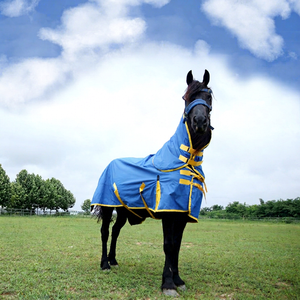 Manta para Caballo Ligera, Resistente, Impermeable y Transpirable, Fabricada con Tela Oxford 600D, Cuello Alto, Solapa Grande para la Cola, 4 Correas para las Patas, para Invierno - Product Image 2