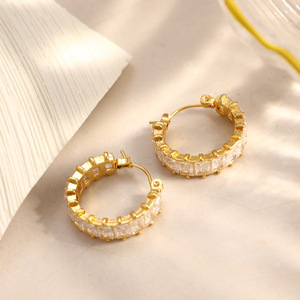 Pendientes de Aro con Baño de Oro de 18k, Incrustaciones de Circonita, Engaste Redondo, para Uso Diario - Product Image 3