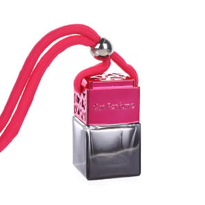 Flacon de parfum pour voiture en métal noir, doré, argenté, rouge, avec couvercle, 5 ml, diffuseur carré suspendu, flacons de parfum pour voiture avec corde - Product Image 1