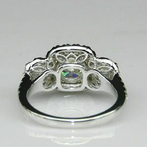 Anello di fidanzamento da donna Q786 in oro bianco con diamante taglio brillante rotondo naturale colore D con montatura a halo - Product Image 3