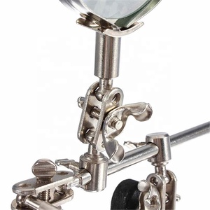 Support de soudage à main libre avec loupe grossissante <span class=keywords><strong>4X</strong></span> à LED, <span class=keywords><strong>2</strong></span> pinces et rotation à 360 degrés réglable - Product Image 4