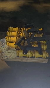 Yoongshing Xe ủi đất D65 D85 <span class=keywords><strong>D135</strong></span> D155 D375 D3 D4 d6n d6r D7 d7e d7g d8n d8r D9 D10 theo dõi Giày nhóm lắp ráp - Product Image 2