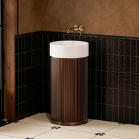 Meuble-lavabo moderne sur pied en bois avec petit lavabo intégré et rangement pour salle de bain