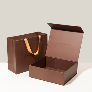 <span class=keywords><strong>Caja</strong></span> <span class=keywords><strong>de</strong></span> Regalo Impresa Reciclable OEM con Lazo y Cierre Magnético, Color Personalizado e Impresión a Cuatro Colores para Recuerdos <span class=keywords><strong>de</strong></span> Baby Shower - Product Image 1
