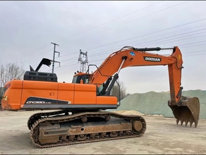 รถขุด DOOSAN DX380 มือสอง 38 ตัน เครื่องยนต์คัมมินส์ ปั๊มไฮดรอลิกคาวาซากิ มอเตอร์ วาล์ว KYB ชั่วโมงการใช้งานต่ำ สภาพ 90% ใหม่ ราคาแข่งขัน ปี 2023 - Product Image 1
