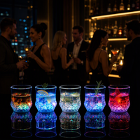 Gobelet Cadeau Transparent 7oz avec Logo Personnalisé, 6 LED RGB Activées par l'Eau, Bouton Poussoir, 3 Modes de Clignotement, Vaisselle Lumineuse LED Ananas en Gros