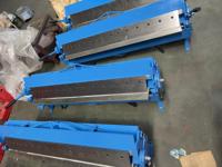 Machine à plier les boîtes et les panneaux manuelle