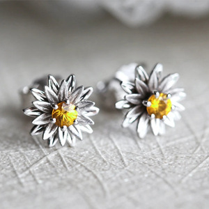<b>Sweet</b> Daisy <b>Flower</b> Stud Earrings for Women Small Fashion Daily Wear Ear Accessories for Casual Outfit and Gift - Product Image 6