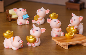 Grosir Miniatur 3D kartun hewan Beruntung resin babi patung dengan goin koin yuan bao dolar gantungan kunci uang diy ornamen lucu - Product Image 4