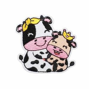 Patch brodé thermocollant mignon de vaches laitières pour décoration ou cadeau - Product Image 3
