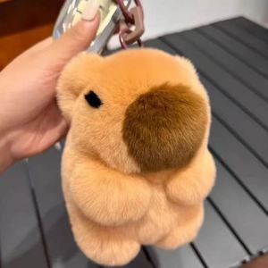 Peluche Capybara de Luxe en Fourrure de Lapin, Mignonne, Douce et Moelleuse avec Pompons, Porte-clés et Breloques de Sac, Accessoires - Product Image 5