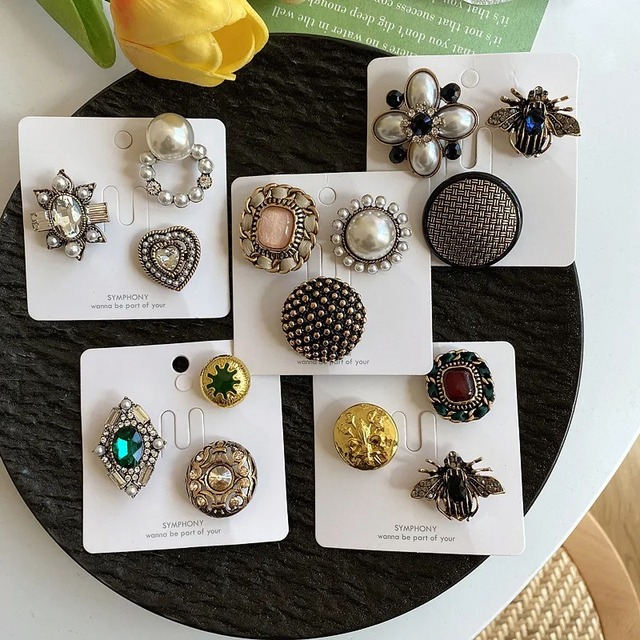 New Exquisite Brooch Set Elegant Socialite Vintage Baroque Pearl Men's and Women's Clothing Accessories Badges Buckle Pins