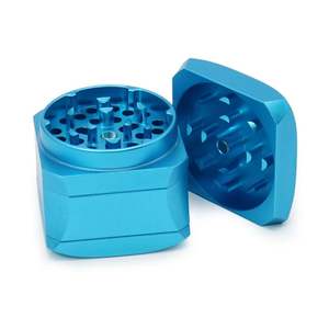 Broyeur à herbes personnalisé à 4 couches avec logo, 60 mm - 4 formes carrées, métal, nouveau, vente en gros pour le tabac, alliage d'aluminium pour l'emballage de fête - Product Image 4