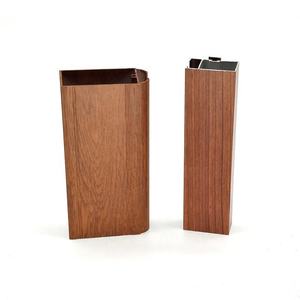 Profilé de fenêtre coulissante en aluminium à grain de bois, profilé d'extrusion en aluminium personnalisé pour porte de placard, cadre de porte et de fenêtre - Product Image 1