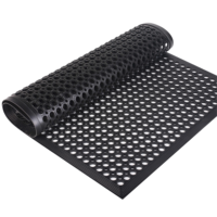 Tapis en caoutchouc respirant amortissant les chocs, anti-abrasion, avec conception de drainage pour poste de travail de machine-outil de précision