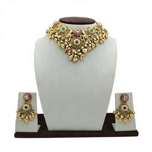 Conjunto de Collar Gargantilla de Plata Estilo Herencia con Diseño de Moneda Tradicional Bañado en Oro y Piedras Verdes y Rosas con Pendientes a Juego - Product Image 1