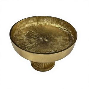 Grand saladier de cuisine moderne en aluminium poli plaqué or, écologique, pour le lavage des légumes, le service des fruits et les mariages - Product Image 1