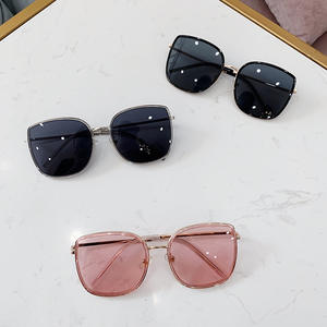 Lunettes de soleil polarisées Qianai pour femmes, protection UV400, monture quadrilatère, tendance, pour la protection solaire, les voyages et la conduite - Product Image 2