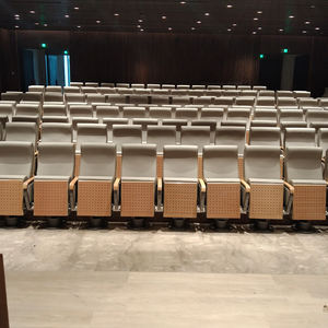 Silla Moderna de Auditorio con una Sola Base y Tablero de Escritura, Silla Multifuncional para Escuelas, Teatros, Iglesias, Tapizada en Tela - Product Image 1